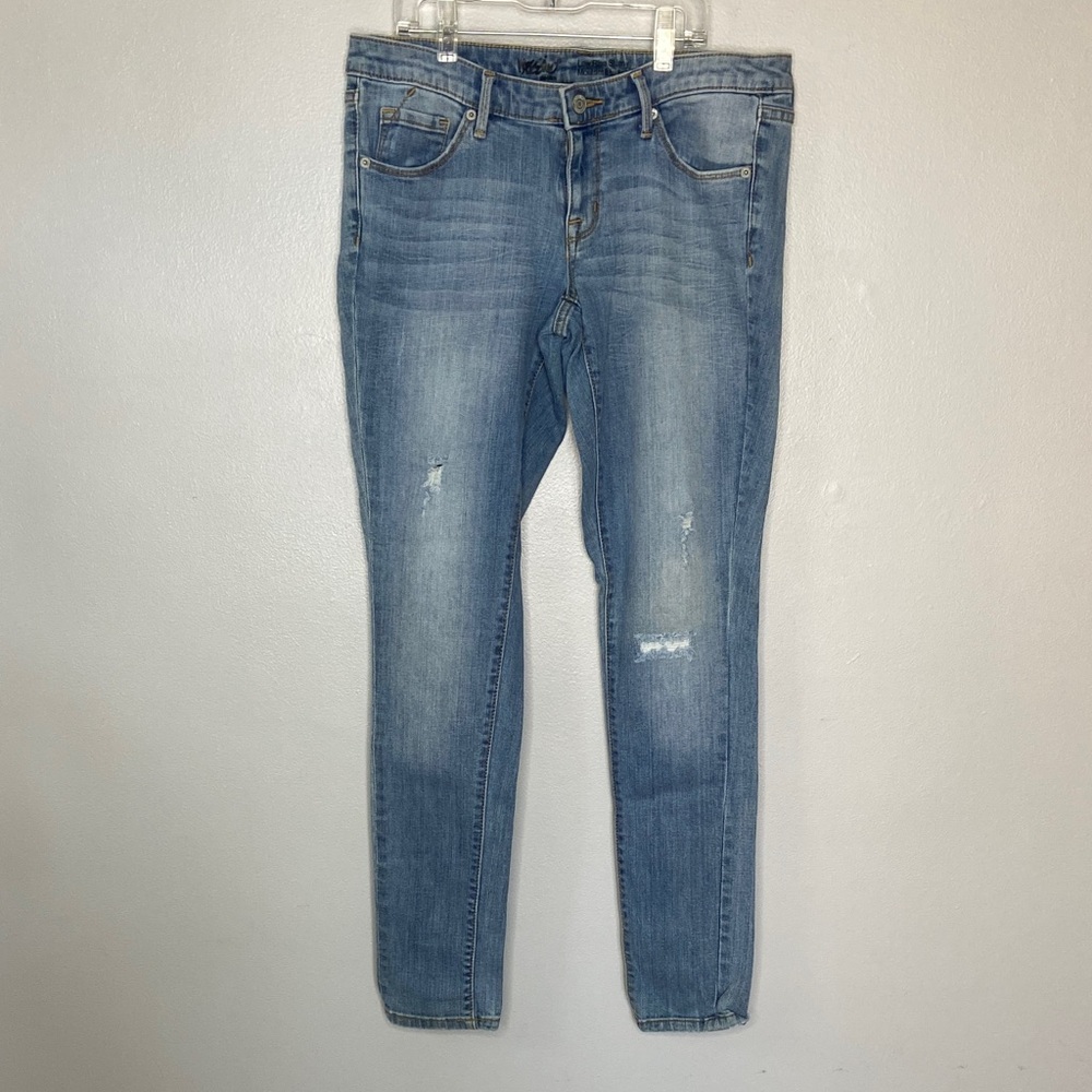 MOSSIMO DENIM LOW RISE SKINNY 
 Light Blue Women's Skinny Jeans